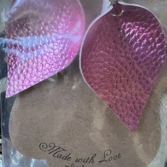 Jewelry - Pink Textured Leaf Earrings